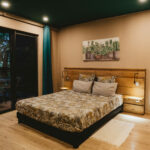 Chambre principale du lodge, vue portrait