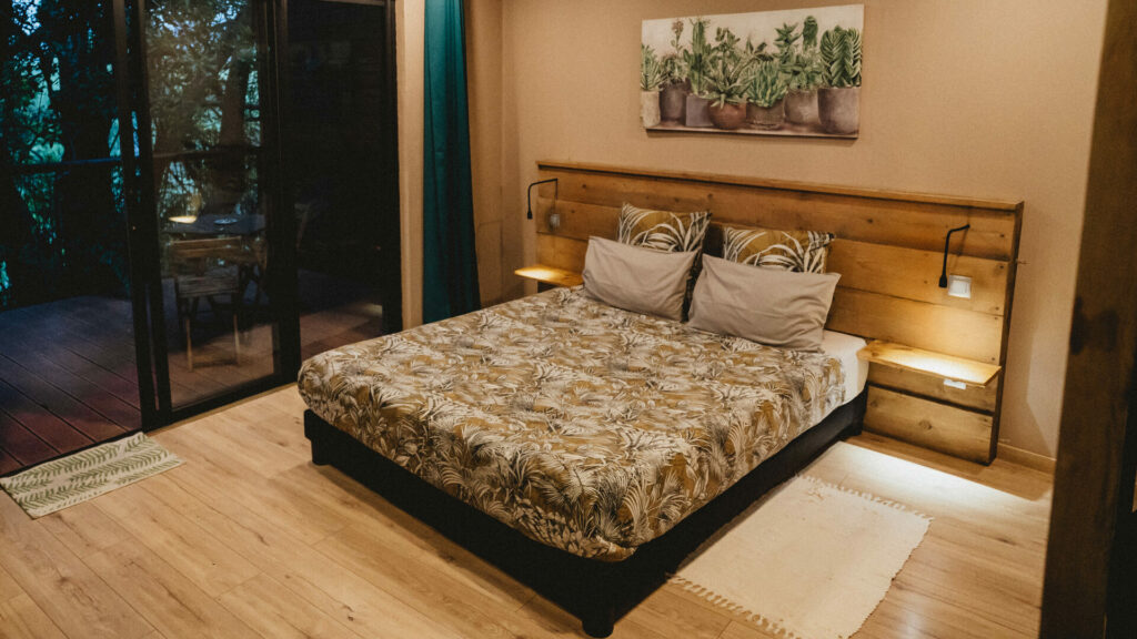 Chambre du lodge avec lit double